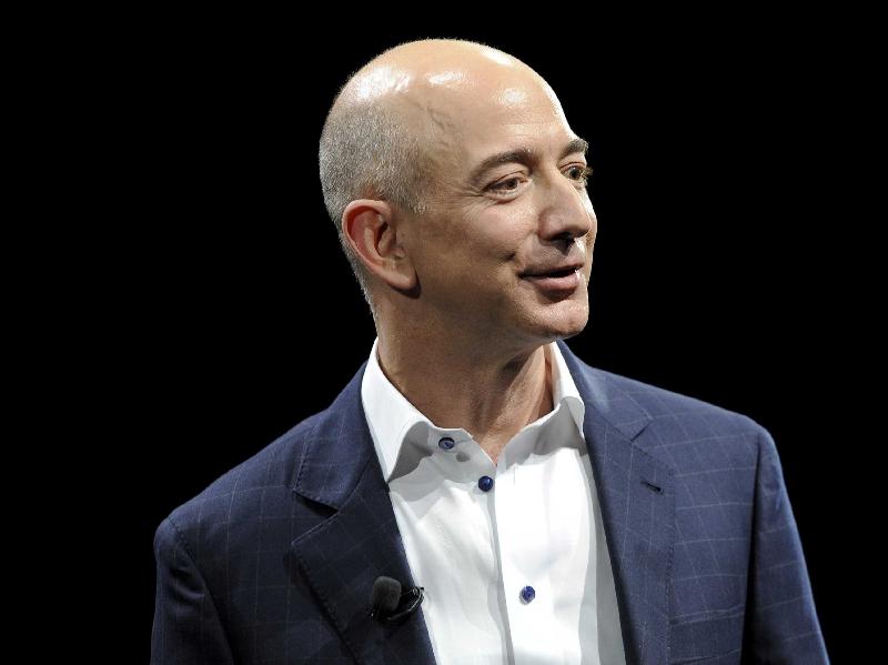Bí quyết nào giúp Jeff Bezos xây dựng Amazon từ website bán sách thành đế chế 500 tỷ USD?