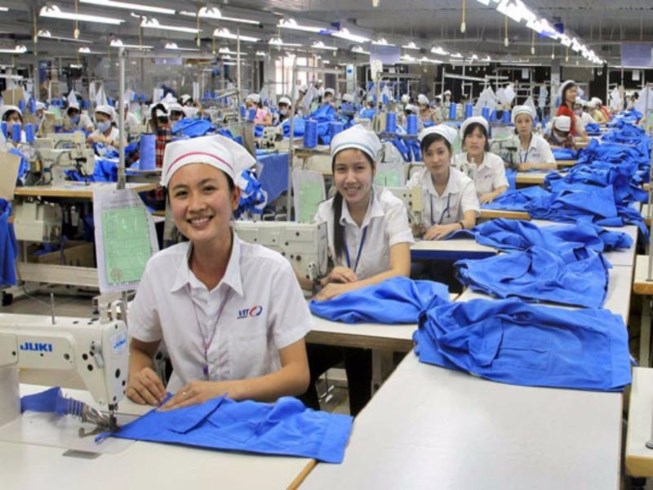 Tương lai nào cho quần áo, giày dép Việt trong căng thẳng Mỹ - Trung?