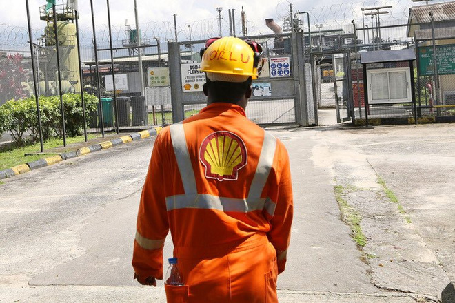 Exxon, Shell đối phó ra sao với giá dầu giảm?
