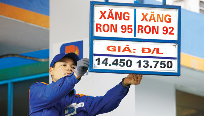 Giá xăng Việt Nam và những kỷ lục bị phá trong 2 năm