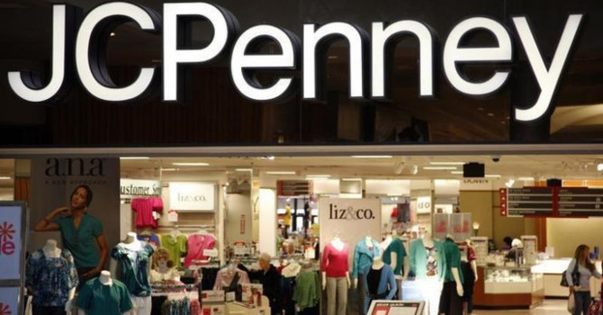 cua hang jcpenney. anh: reuters.