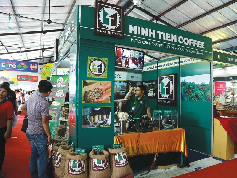 Vietnam Expo 2016 có quy mô 600 gian hàng của hơn 500 doanh nghiệp.