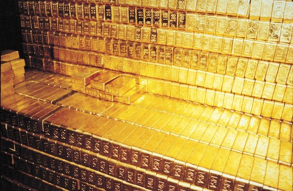 Hầm đá chứa 5.000 thỏi vàng: Bí mật sau cánh cửa sắt 90 tấn