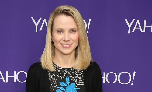 Cựu CEO Yahoo kiếm hơn 900.000 USD mỗi tuần