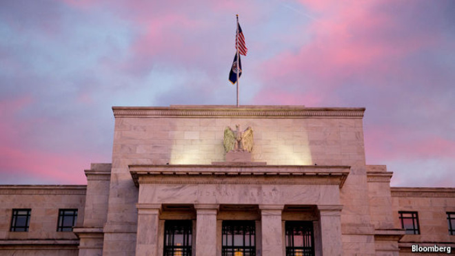 Hiểu thêm về cơ chế điều chỉnh lãi suất của Fed