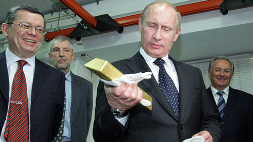 Putin âm thầm mua vàng ròng: Không thể xem thường