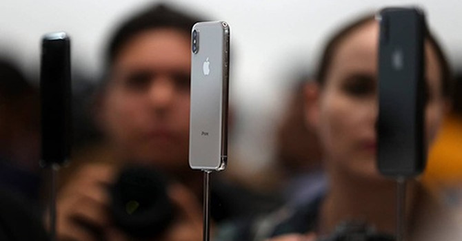 Samsung kiếm 110 USD từ mỗi chiếc iPhone X bán ra