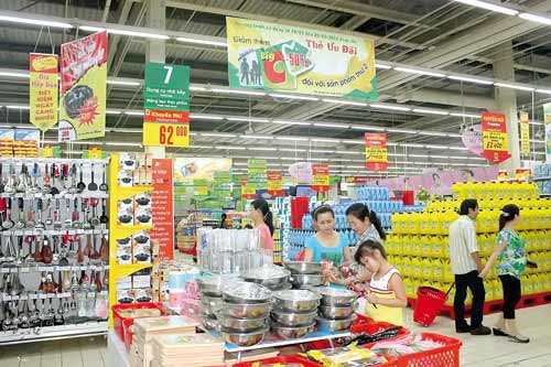 Người tiêu dùng Việt tiếp tục thắt chặt chi tiêu trong quý III