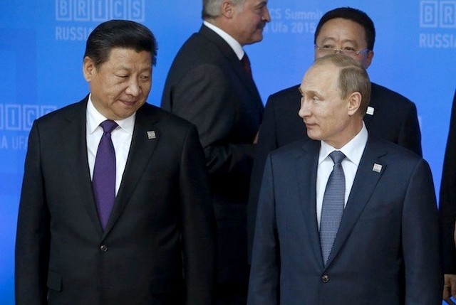 Sự thật đằng sau những cái bắt tay giữa Nga và Trung Quốc