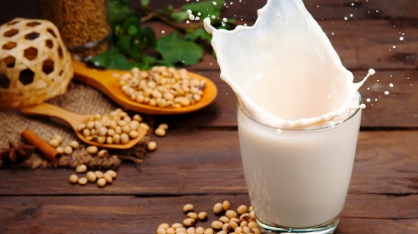 'Sóng ngầm' cuộc chiến giành giật thị phần sữa đậu nành: Ai đang đứng đầu?