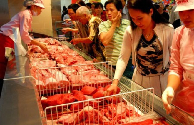 Thịt ngoại giá rẻ tràn ngập thị trường