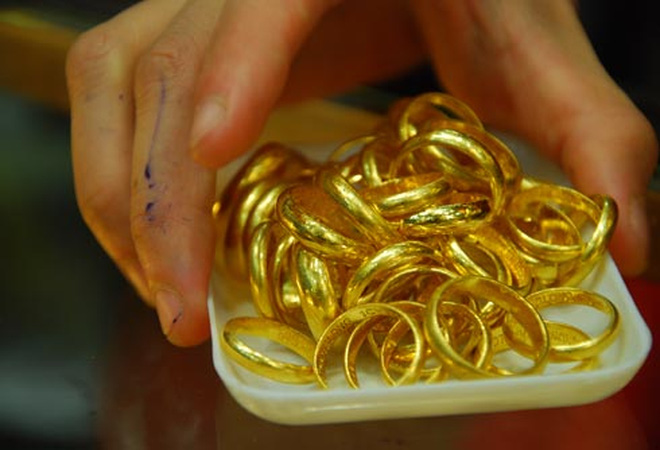 Người dân Hà Nội và Sài Gòn "thờ ơ" khi vàng giảm mạnh