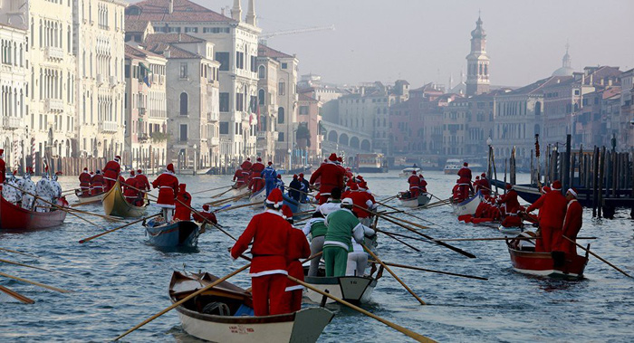 venice tho mong cua y gio day cung day song vi hoat dong kinh doanh du lich so dong - anh: reuters